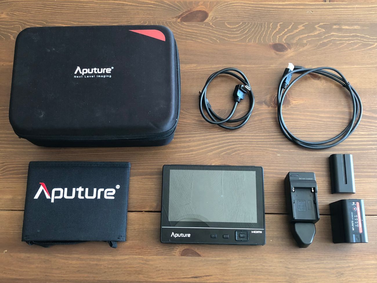 Aputure vs2 7" field monitor