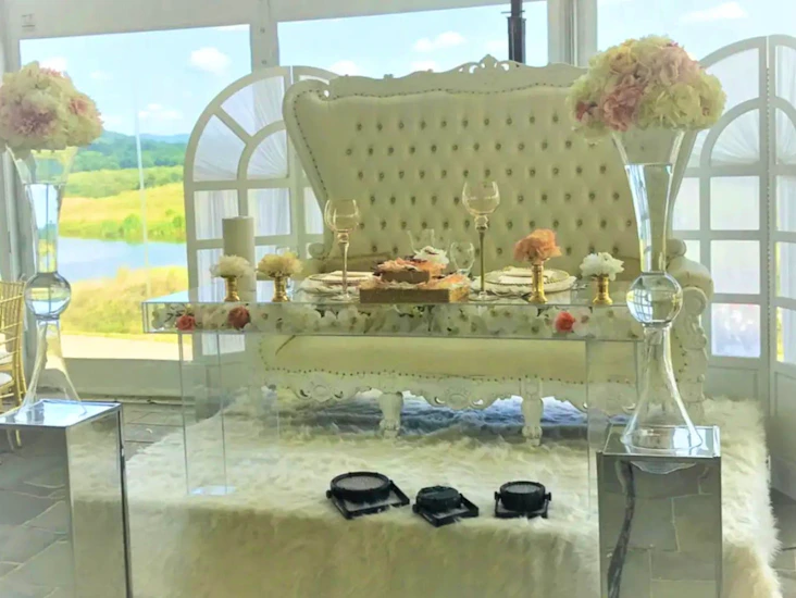 Arcylic wedding table