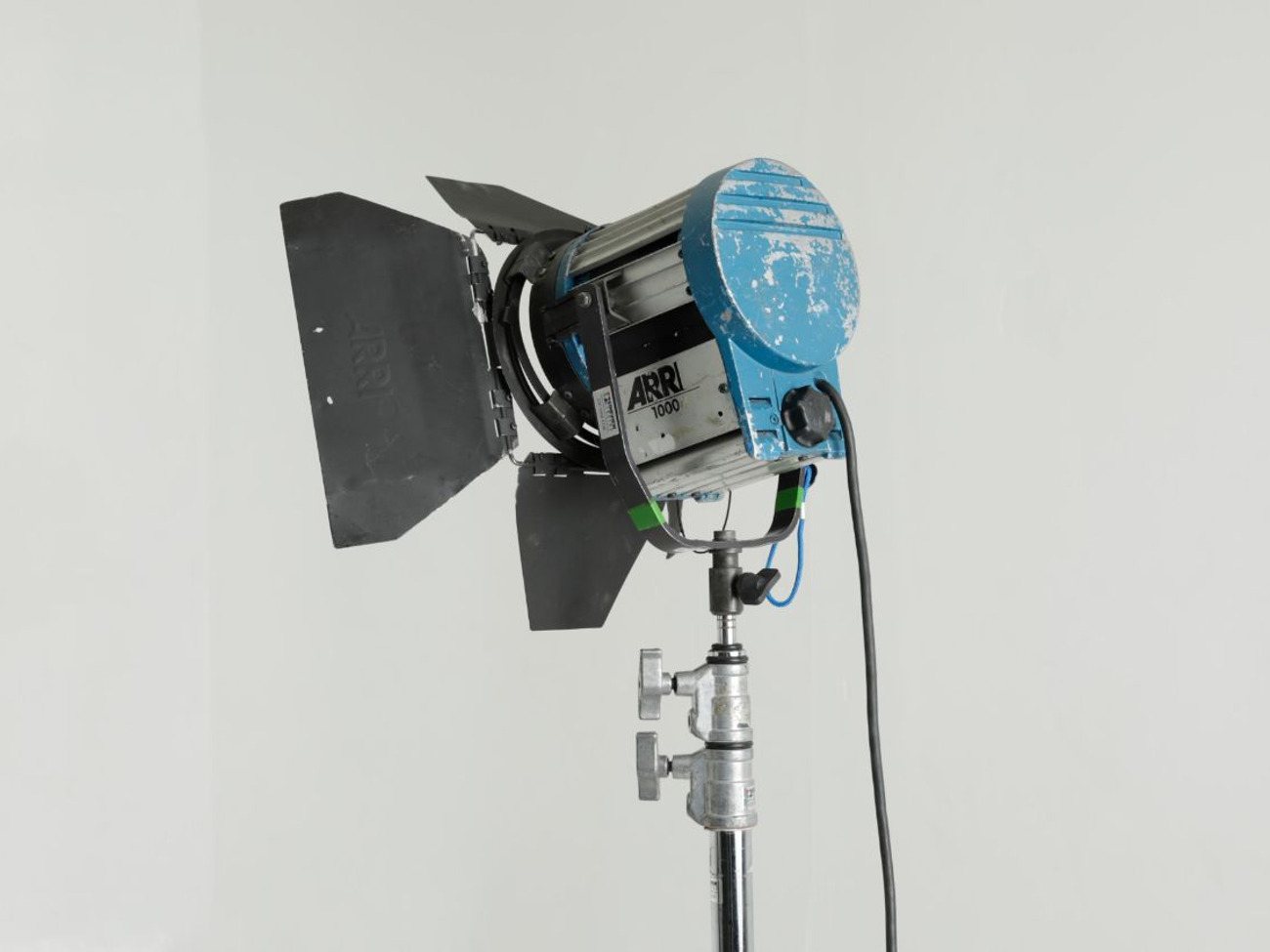 Arri 1k (1000w continuous lights)