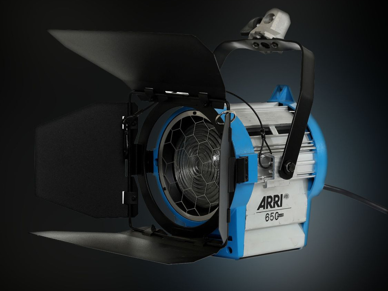 Arri 650 watt plus fresnel light 