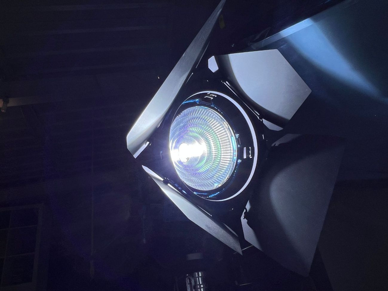 Arri m18 & manfrotto avenger combo stand 45