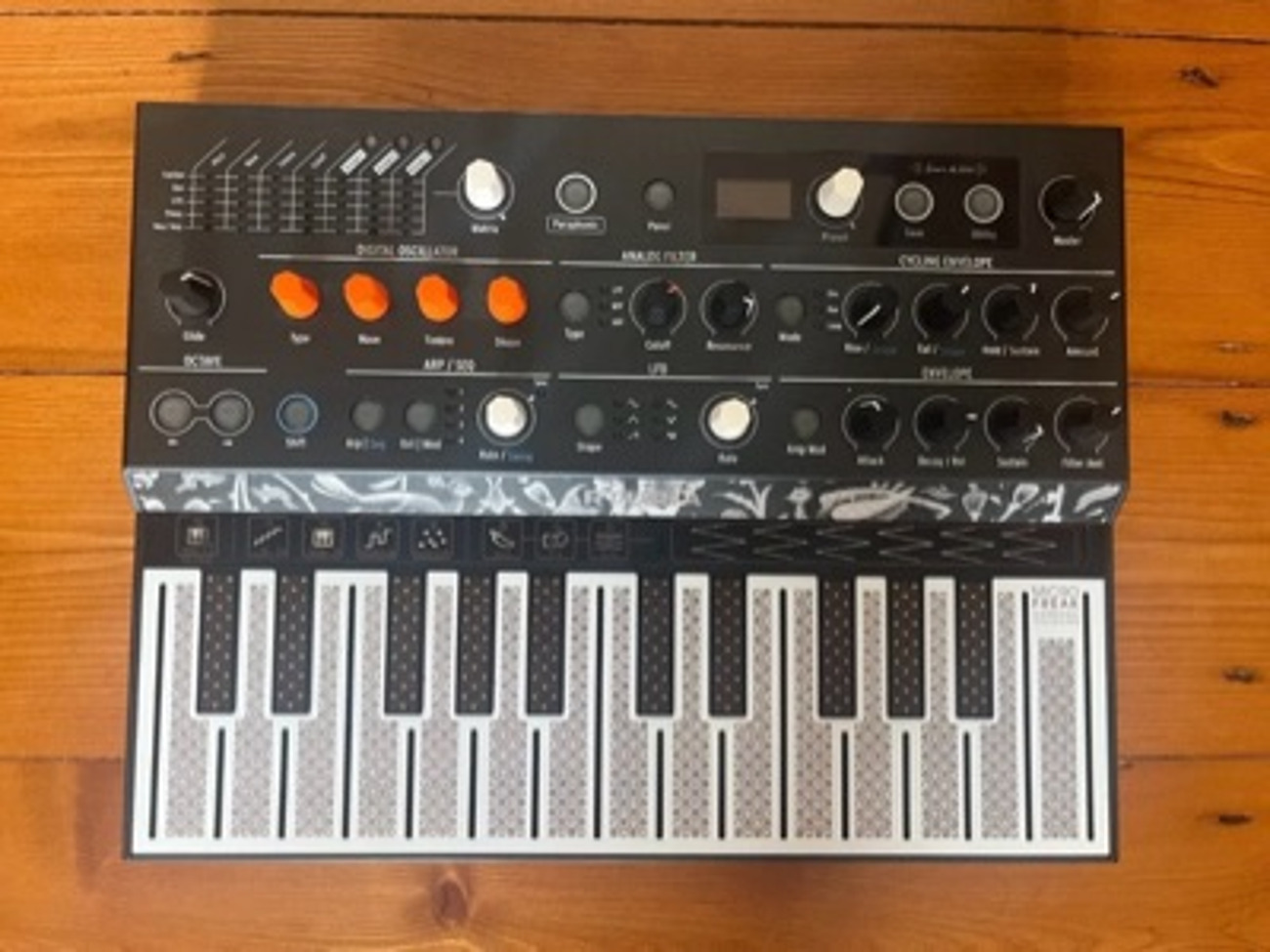 Arturia microfreak hardware synth synthesizer