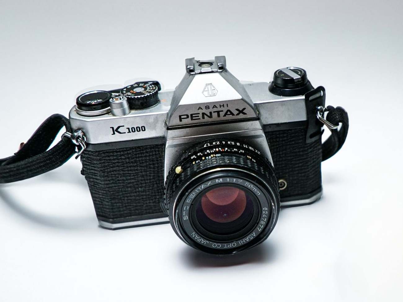 Asahi pentax k1000 35mm slr camera with smc-m 50mm f1.7