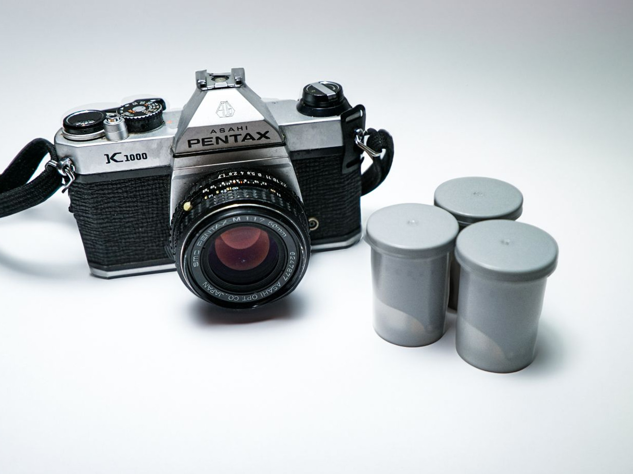 Rent ASAHI PENTAX K1000 35mm with SMC-M 50mm Film Rolls