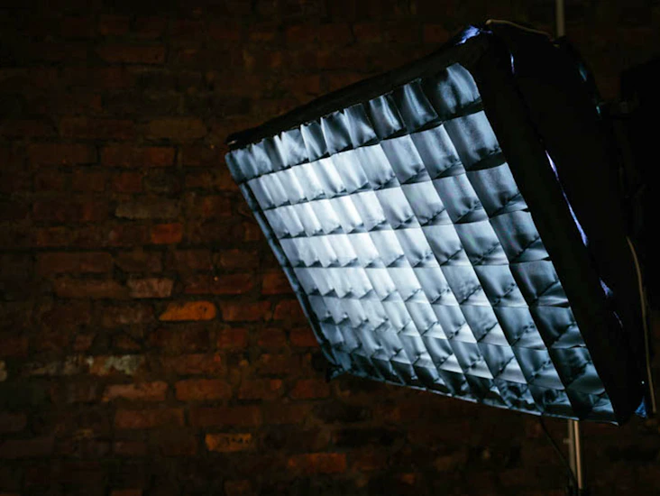 Astra 2 light kit: 6x & 4x, big softbox & reg, ab batts