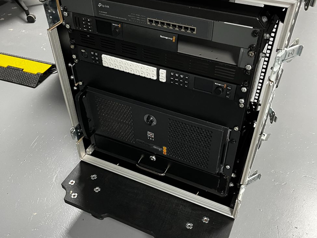 Atem constellation 2me + vmix server package