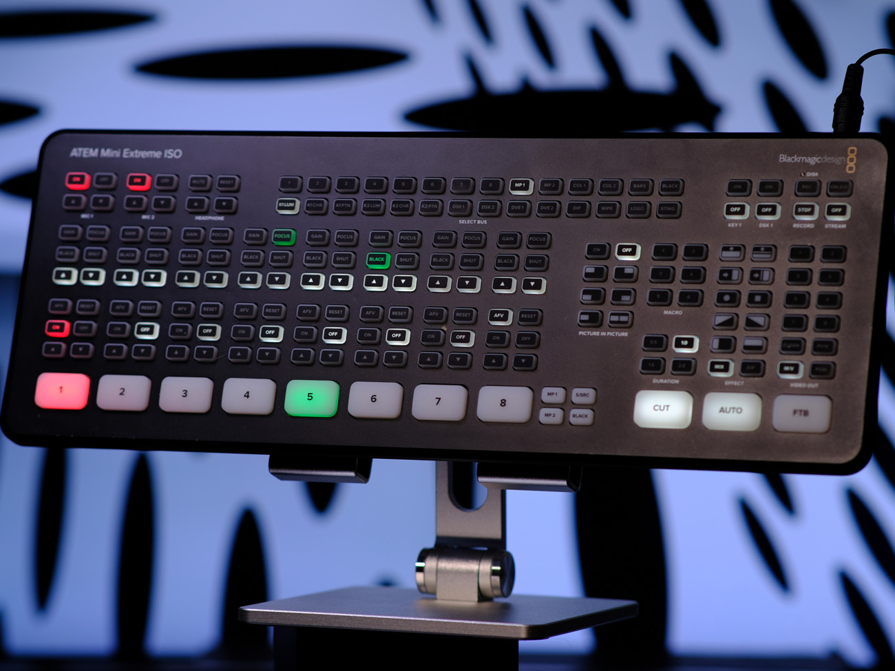 Atem mini pro extreme iso 8-channel video switcher