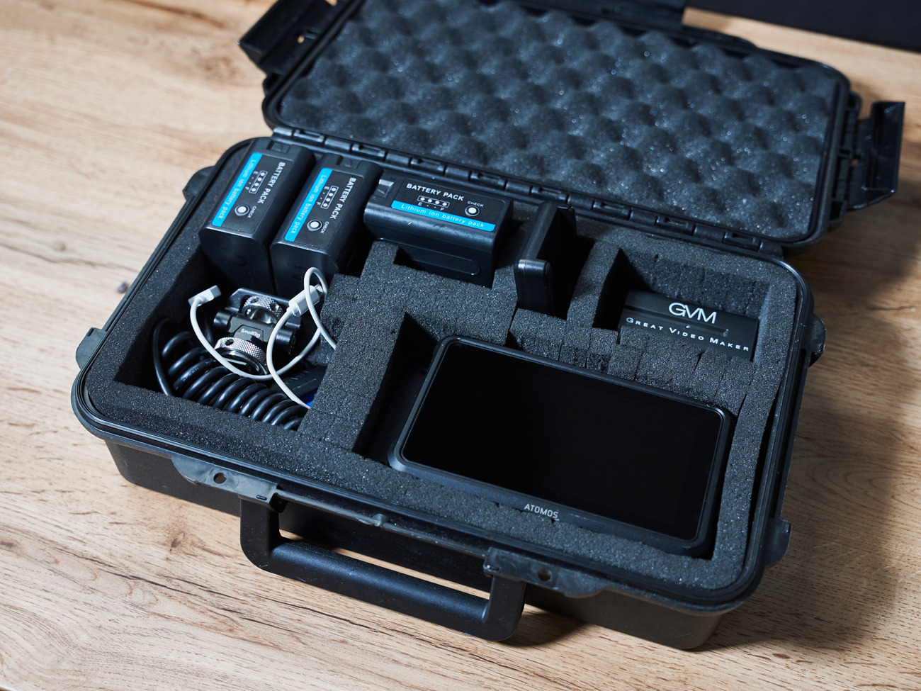 Rent Atomos Ninja V 4K 1TB SSD 3xBatteries 10400Mah Best Rent Atomos Ninja V 4K 1TB SSD 3xBatteries 10400Mah Best