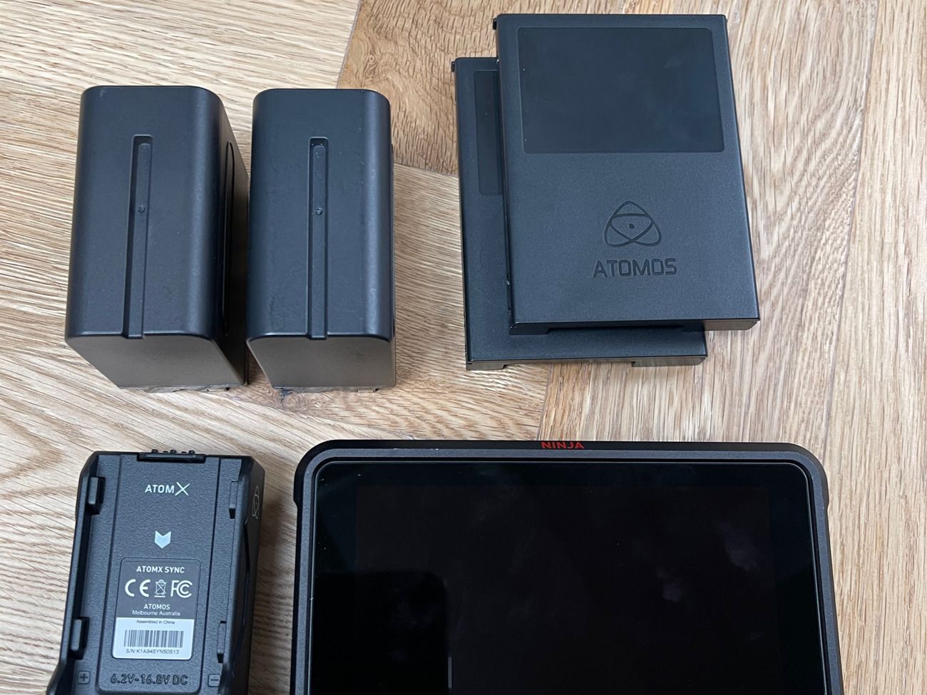 Atomos ninja v with syncback module, 2 x 500gb