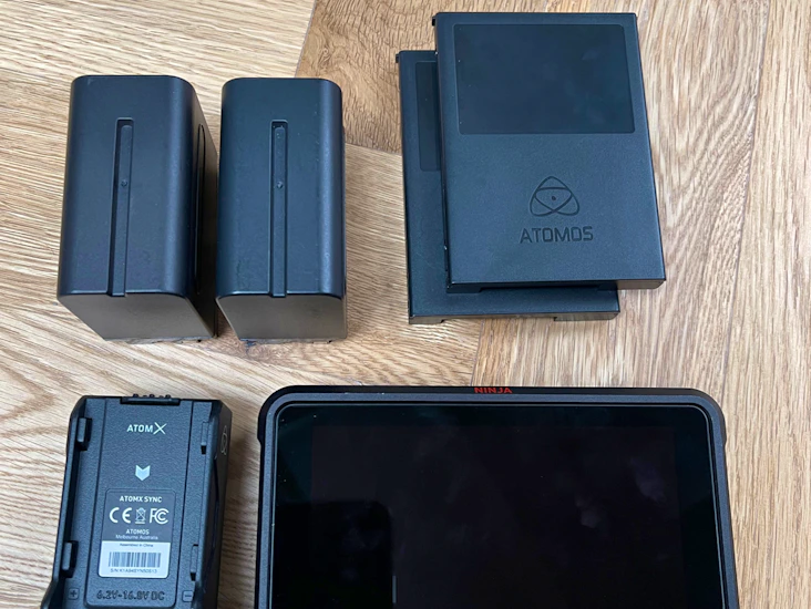 Atomos ninja v with syncback module, 2 x 500gb