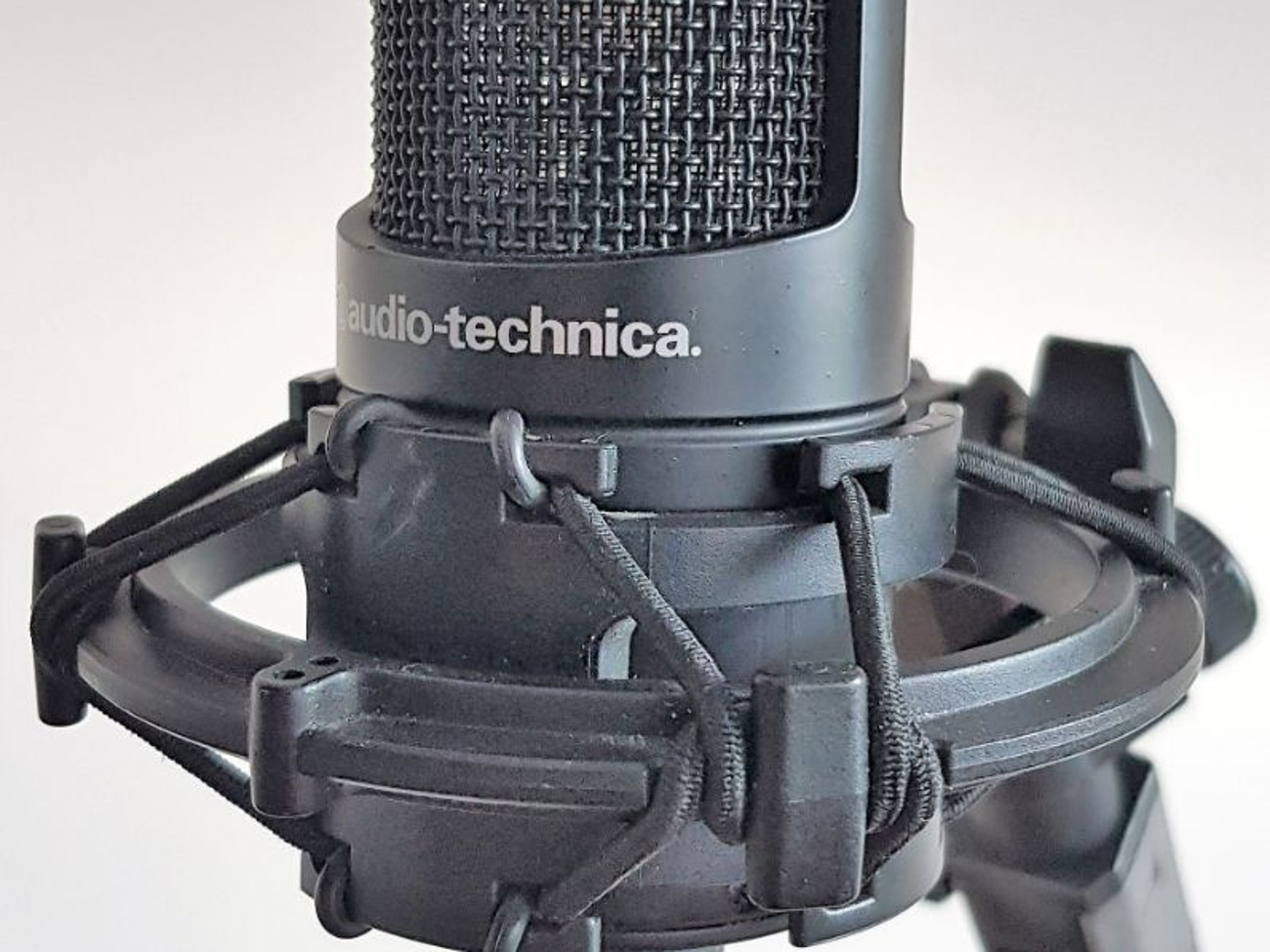 Audio-technica at2035 cardioid condenser microphone 