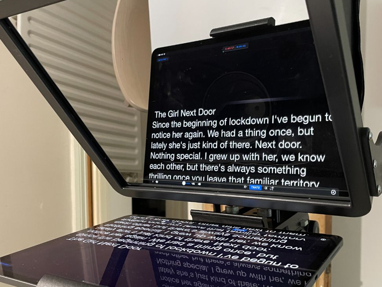 Autocue (professional system to fit tablets up to pro sized 12") 