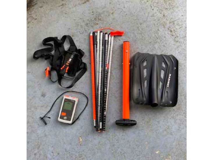 Avalanche gear: transceiver, probe, shovel - mammut
