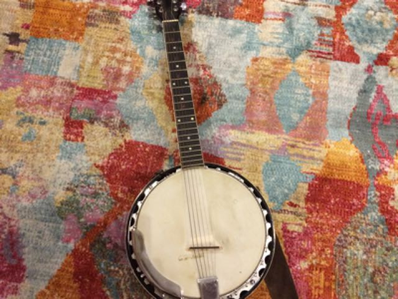 Banjitar, gitjo, six string banjo