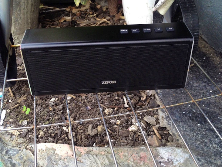 Bas, loud quality speaker