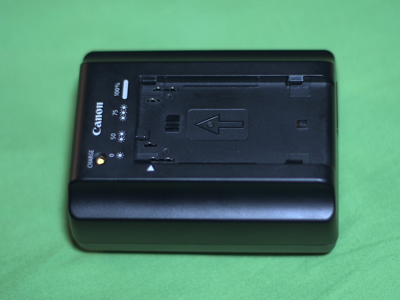 Battery charger for canon c100  c300mk1 c500 xf105 xf305 red komodo (canon