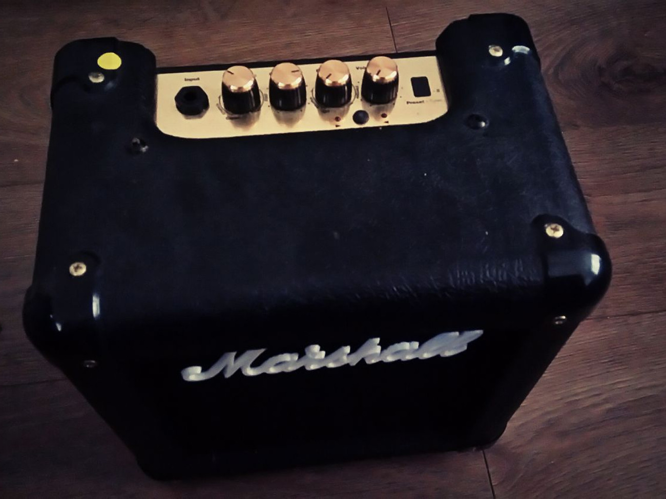 Battery powered/busking portable guitar amp