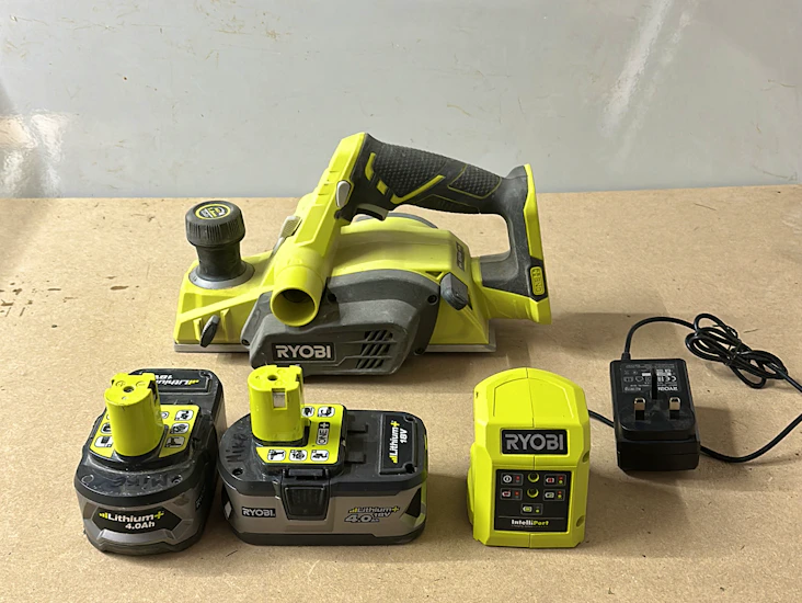 Battery powered planer