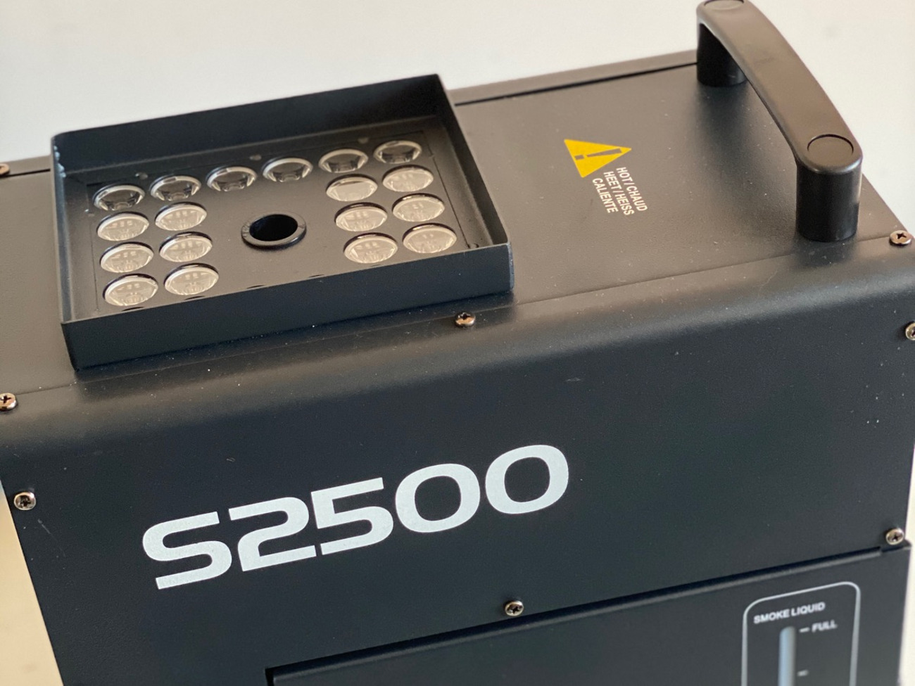 Beamz  2500 smoke machine with led