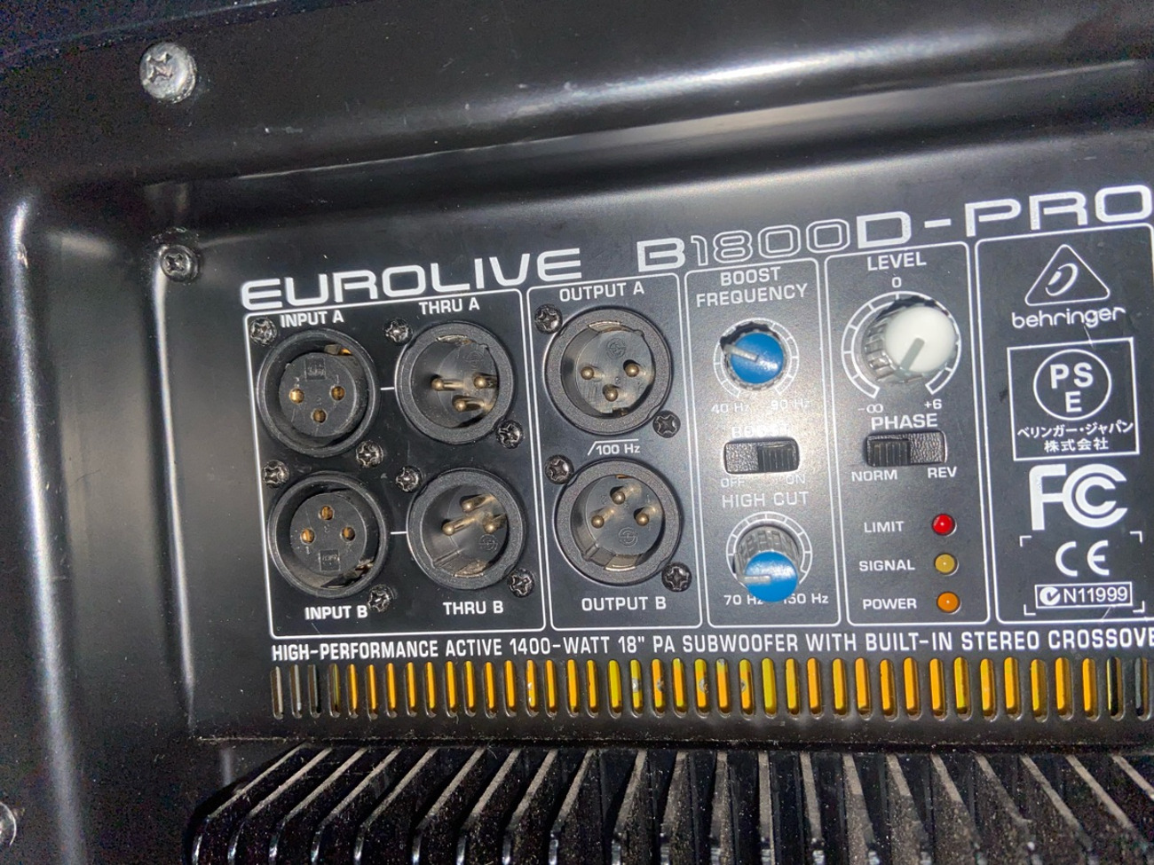 Behringer active subwoofer 