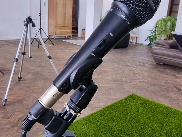 Behringer dynamic mic xlr connection