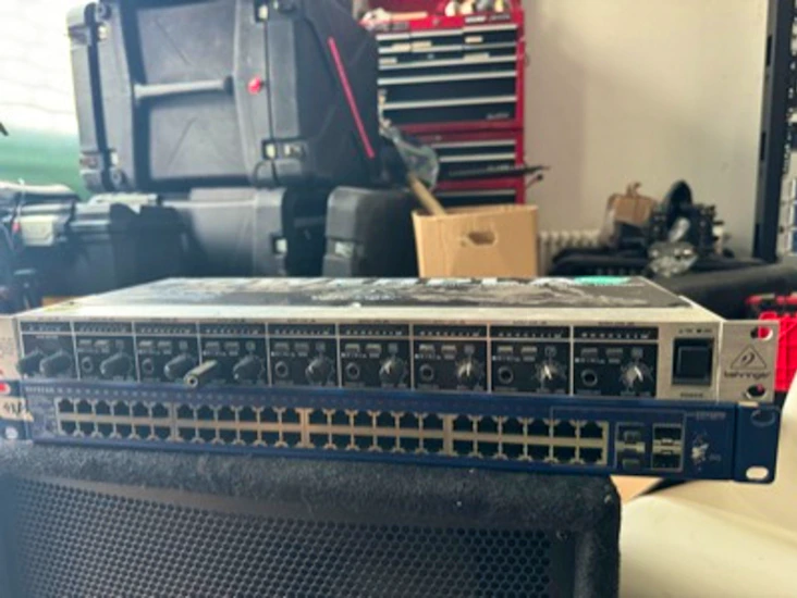 Behringer ha8000 8 ch headphone mixer and distribution