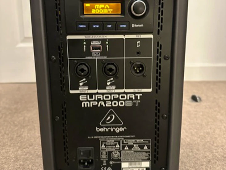 Behringer mpa200bt portable amplifier