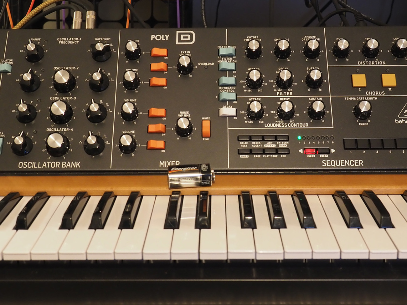 Behringer poly d minimoog style poly synth