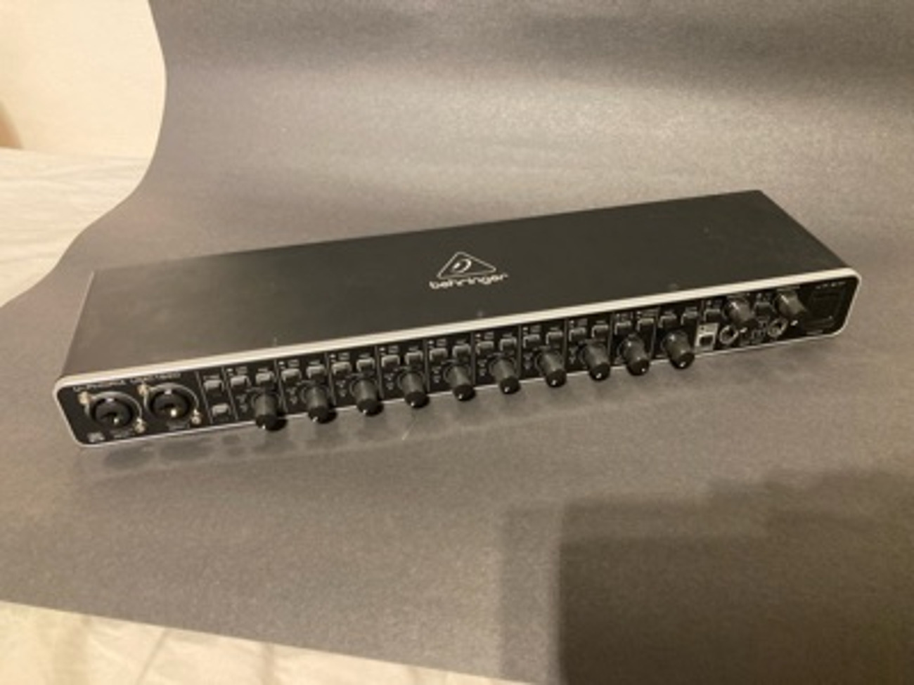 Behringer um1820 18i/20o audio interface