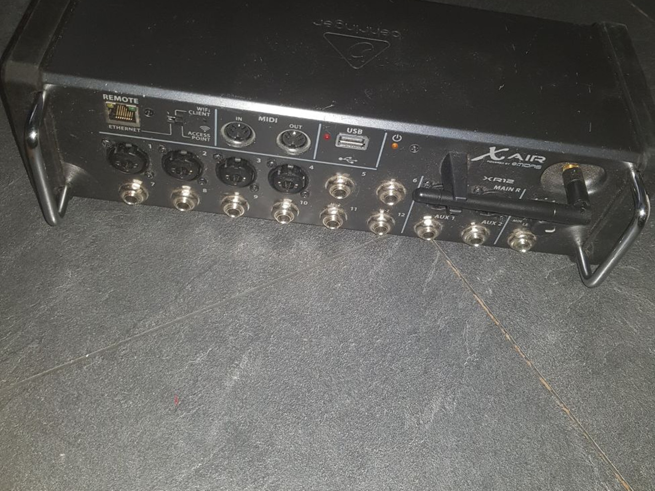 Behringer x air xr12 12-channel digital mixer