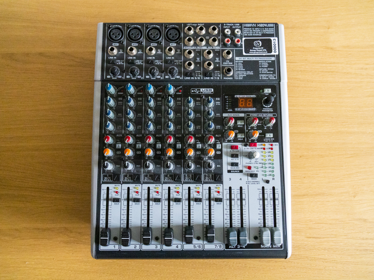 Behringer x1204usb 12-channel fx audio mixer