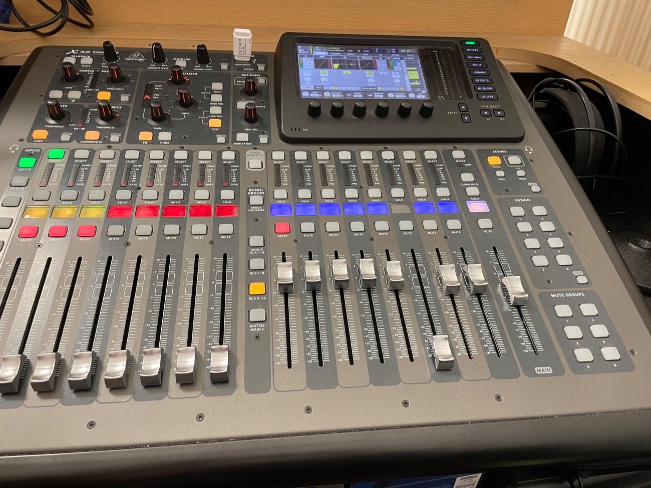 Behringer x32 compact