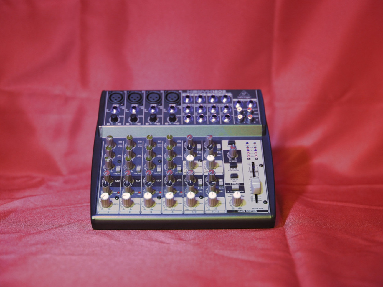Behringer xenyx 1202fx audio mixer