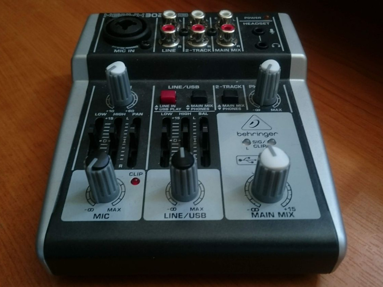 Behringer xenyx 302 usb mixer