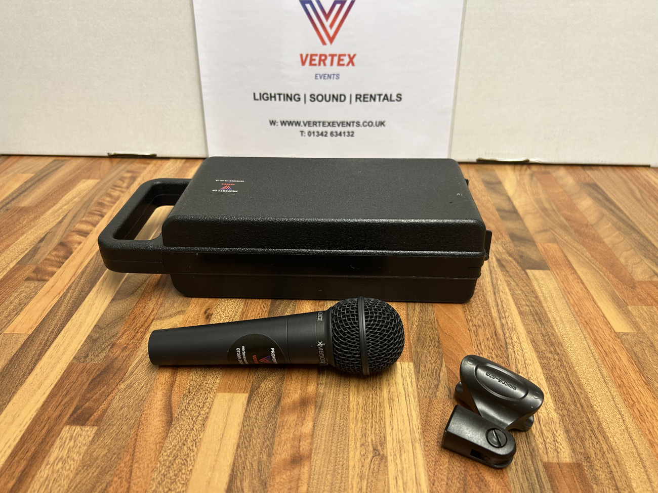 Behringer xm8500 dynamic microphone