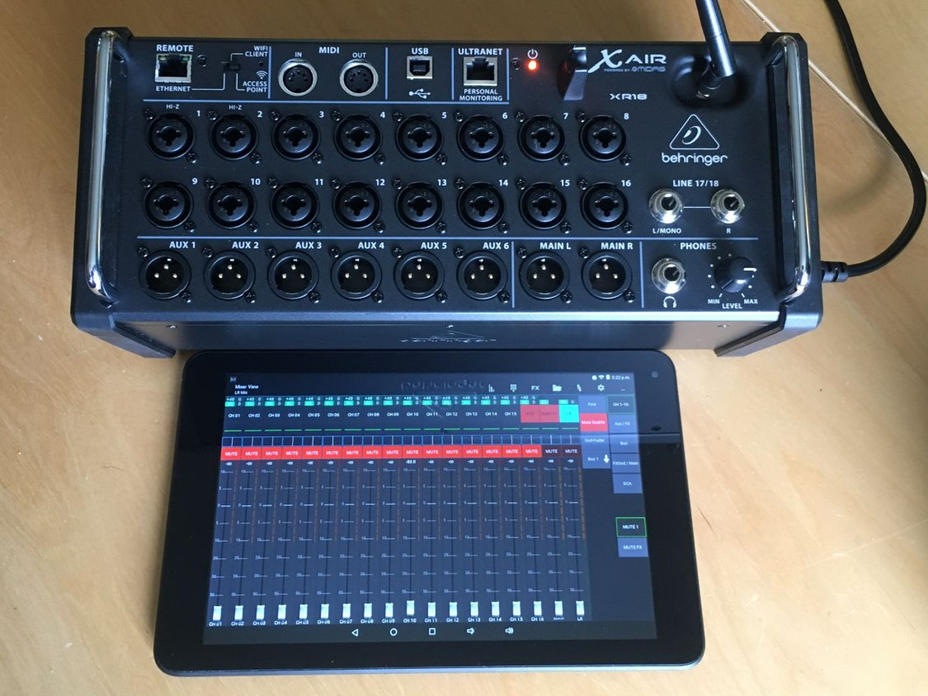 Behringer xr18 digital mixing desk, with tablet