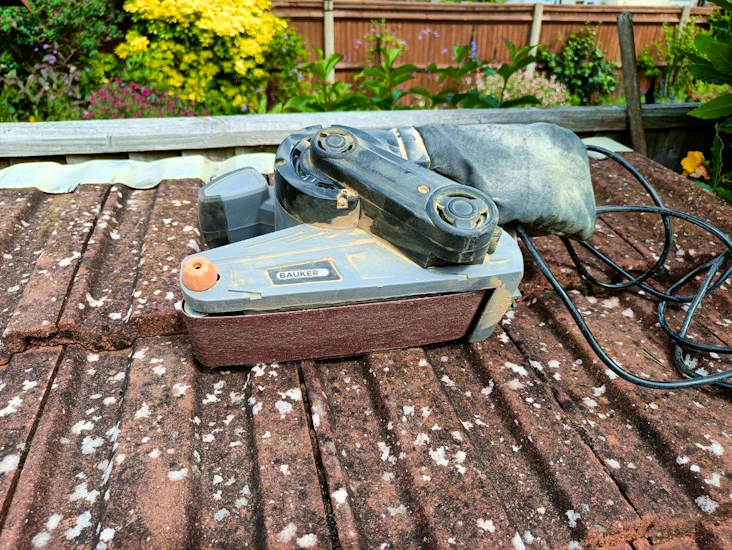 Belt sander