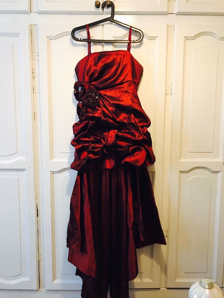Rent Berry prom or party dress from Alya College Park Old Oak Hammersmith and Fulham for 25 GBP day