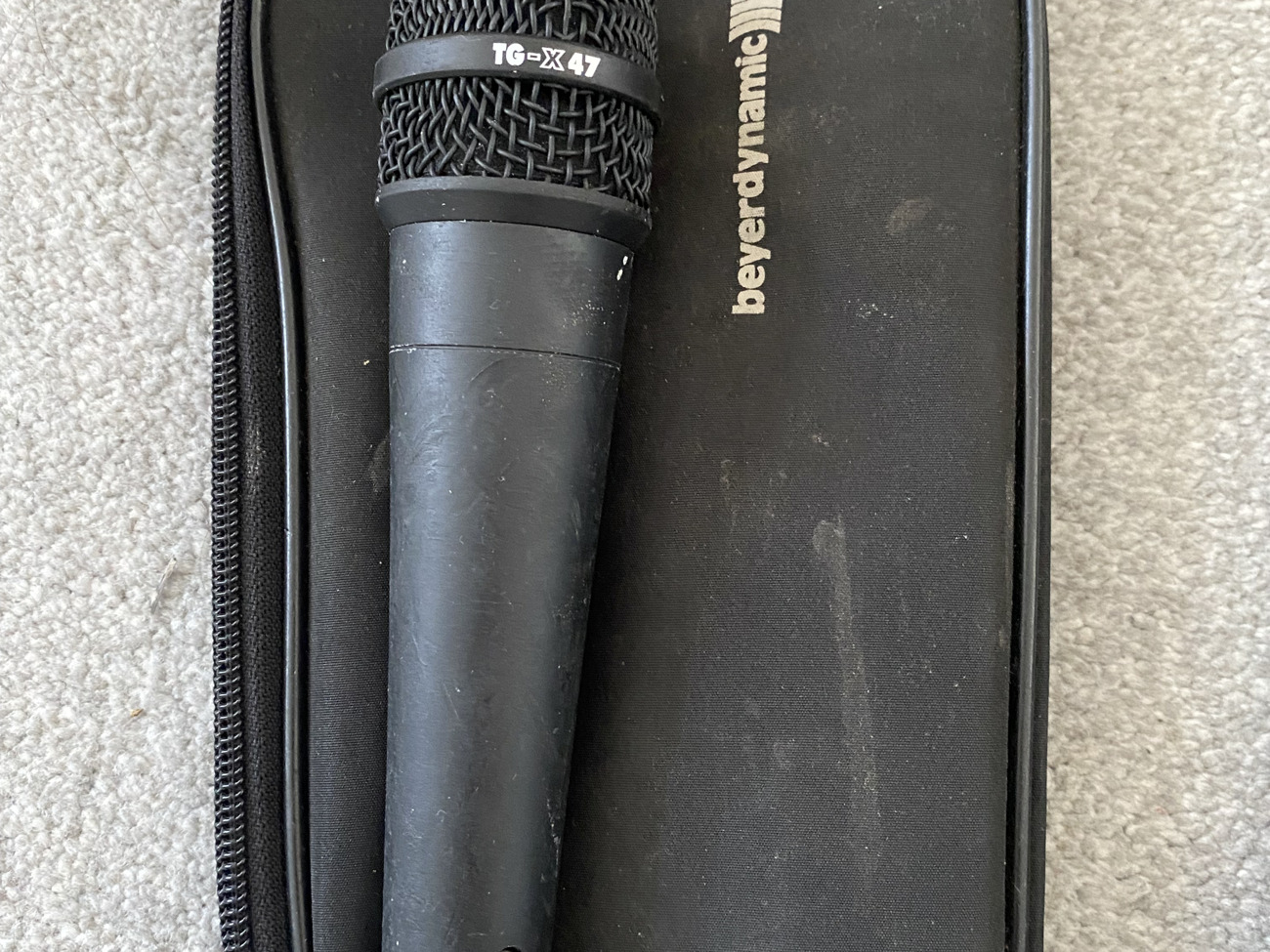 Beyerdynamic tg-x 47 microphone set with cable and stand