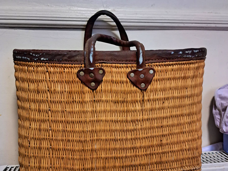 Big straw raffia basket bag