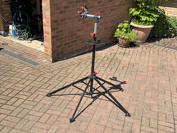 Bike repair stand