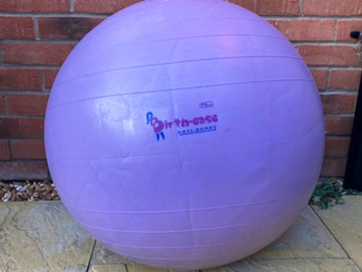 Birthing ball (pump included)