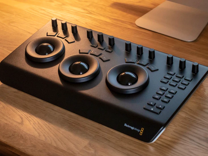 Blackmagic davinci resolve micro panel