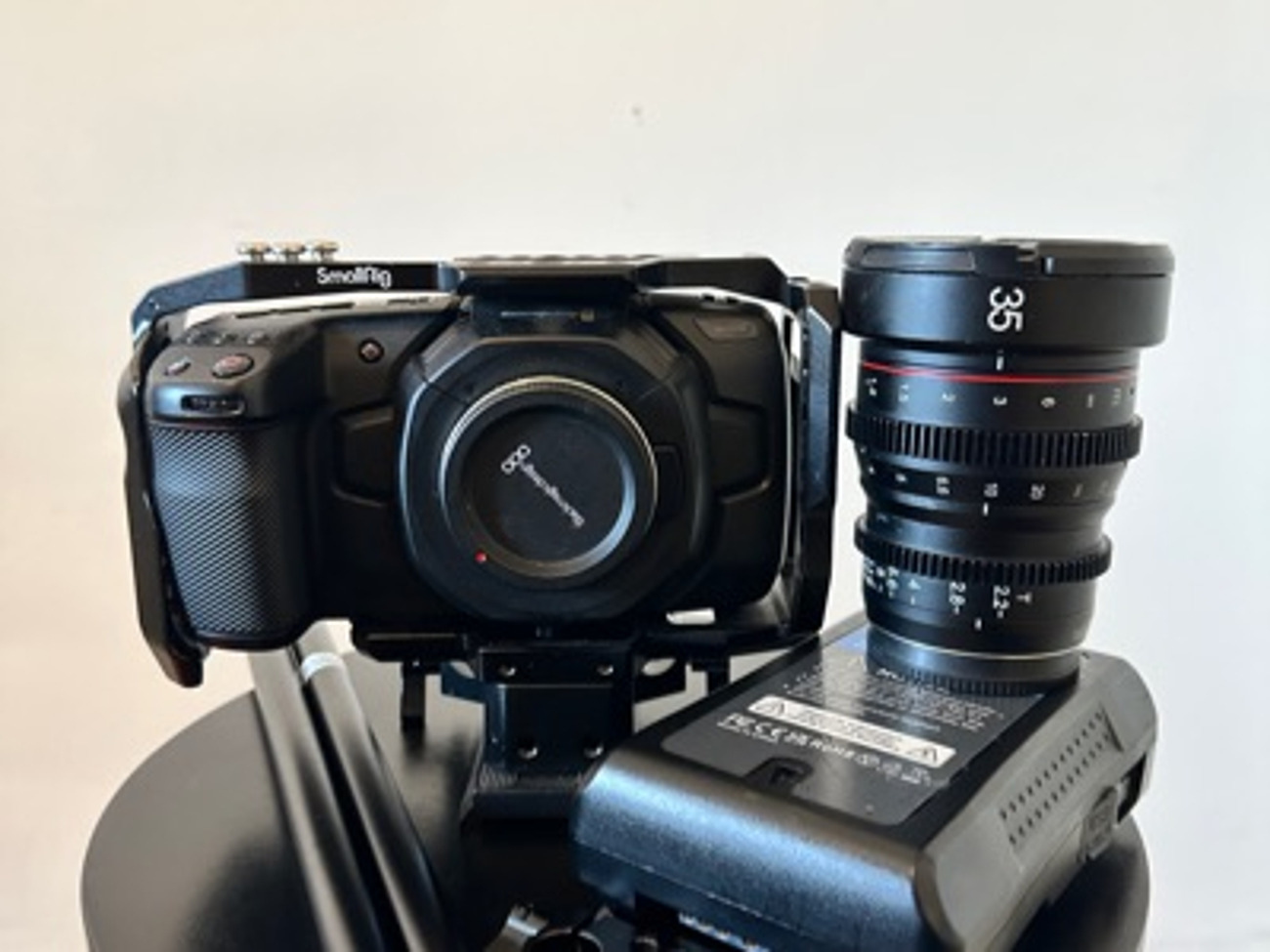 Blackmagic pocket cinema 4k + 35mm meike lens