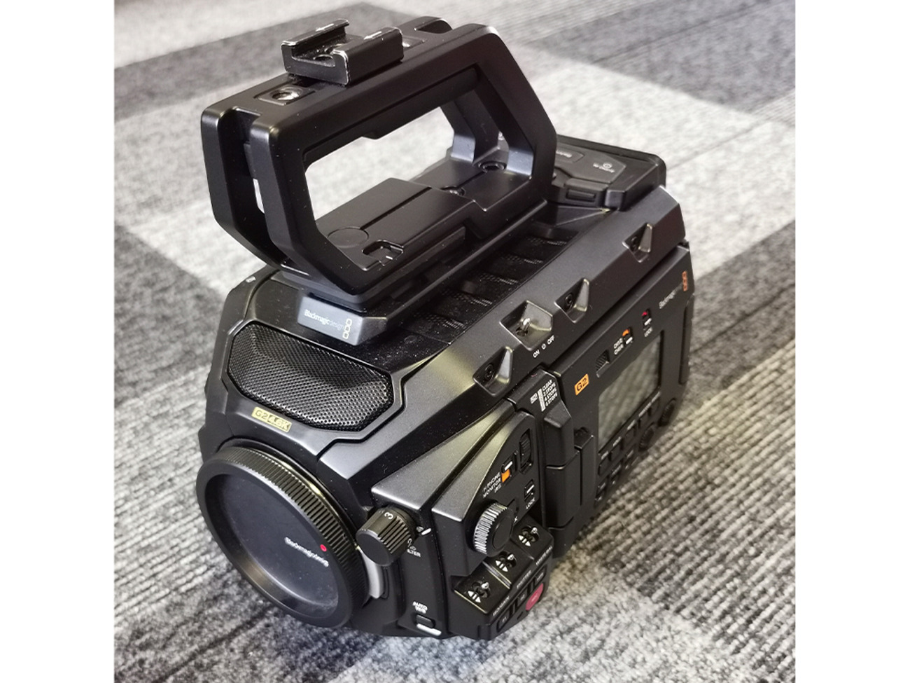 Blackmagic ursa mini pro 4.6k g2 ef mount camera kit
