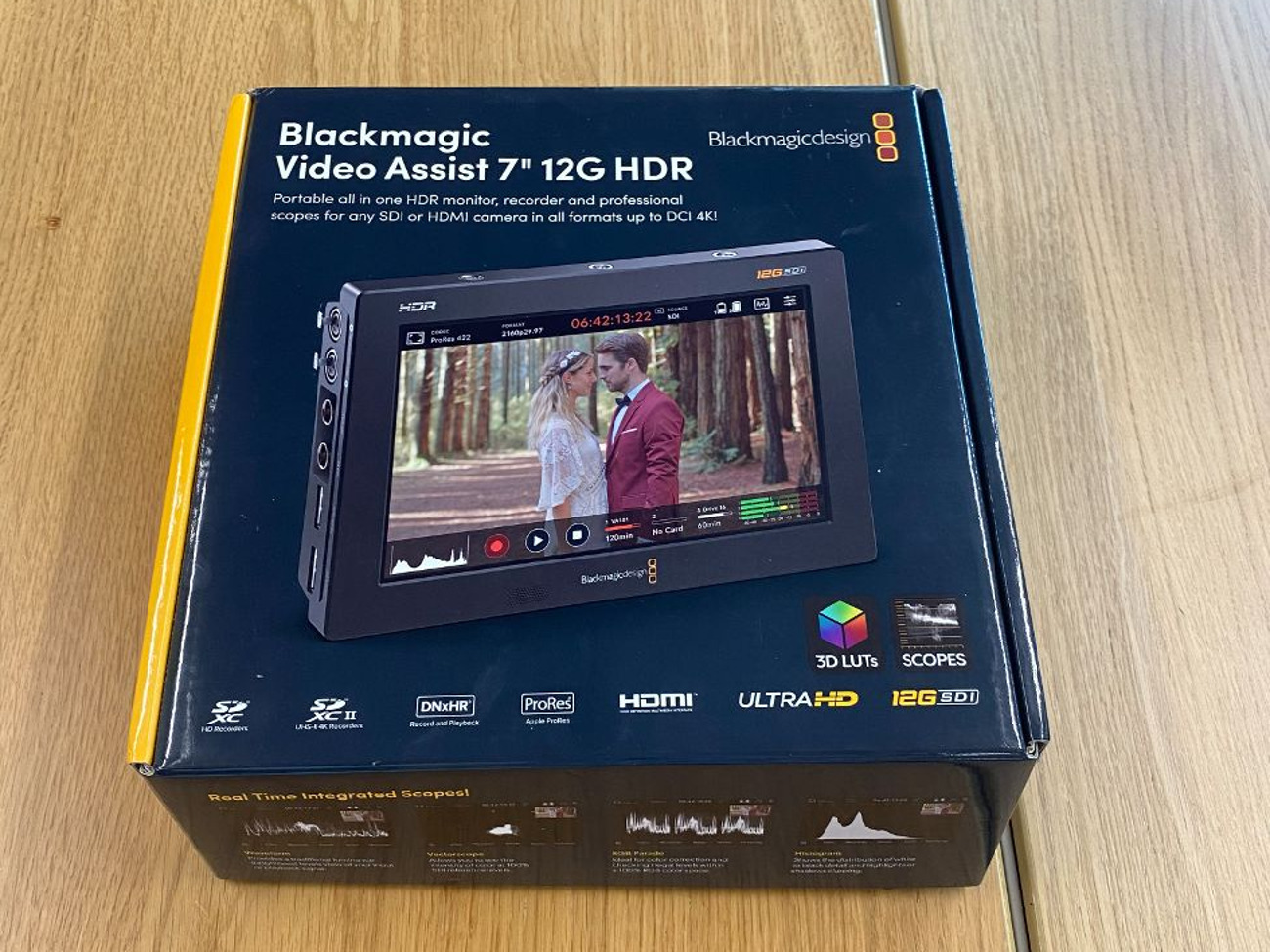 Blackmagic video assist 7" 12g monitor