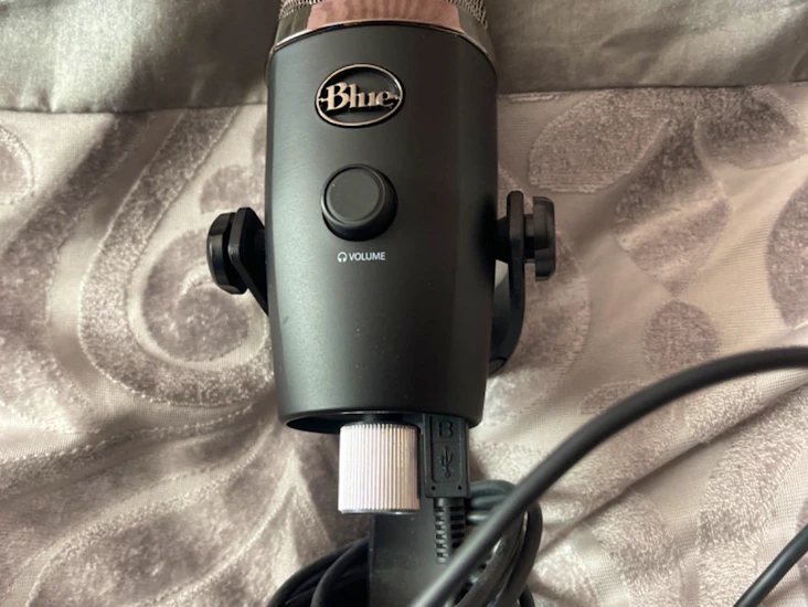 Blue microphone for podcasts