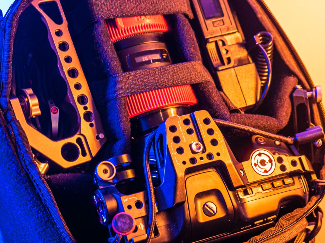 Bmpcc 6k pro compact kit + 18-35mm + ssd + peak strap + v lock (blackmagic)