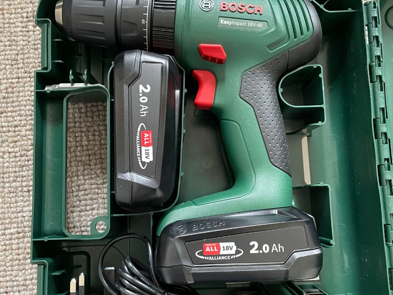 Bosch 18v cordless combi drill + drill bit set 