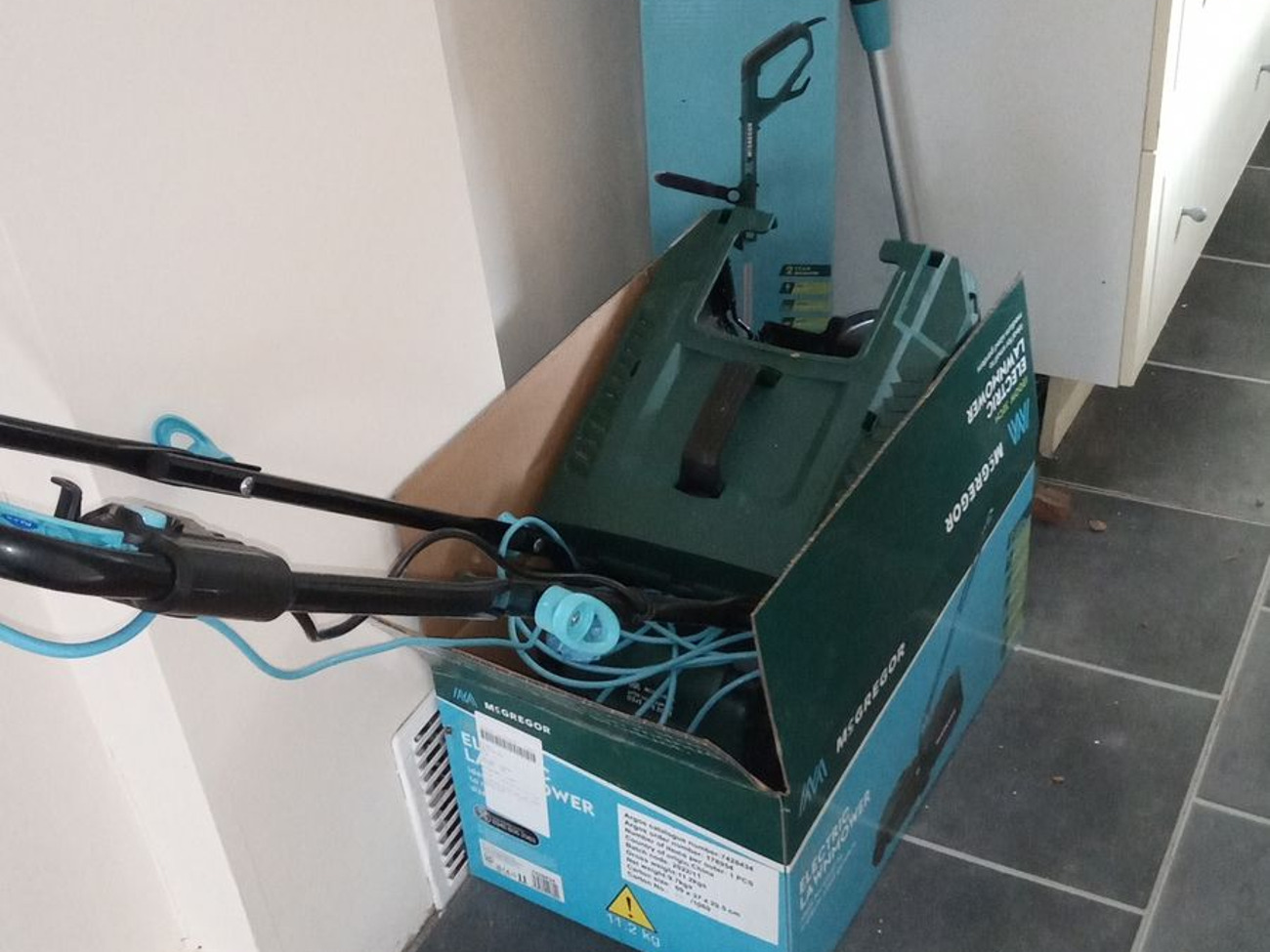 Bosch 32cm corded rotary lawnmower